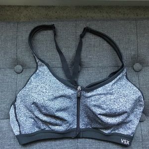 VS Sport Knockout front closure sports bra